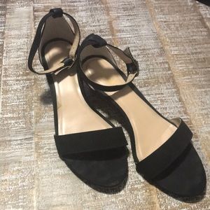 Old navy strappy sandals - black size 9